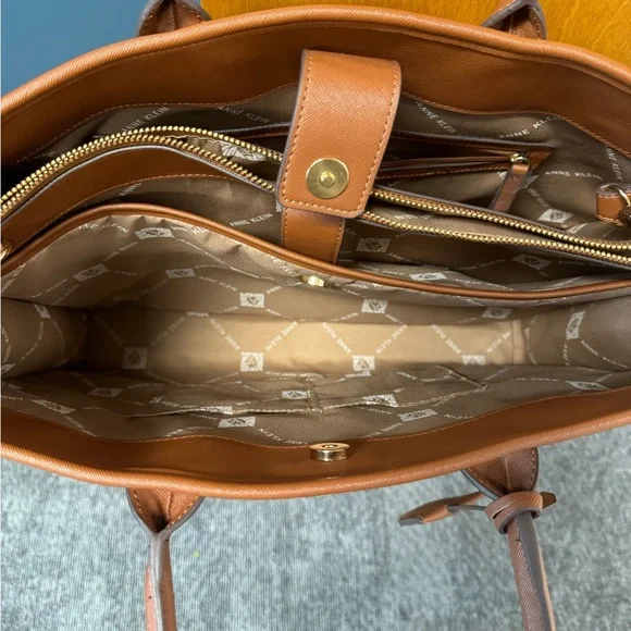 NWOT Anne Klein briefcase/laptop bag. - Picture 8 of 11